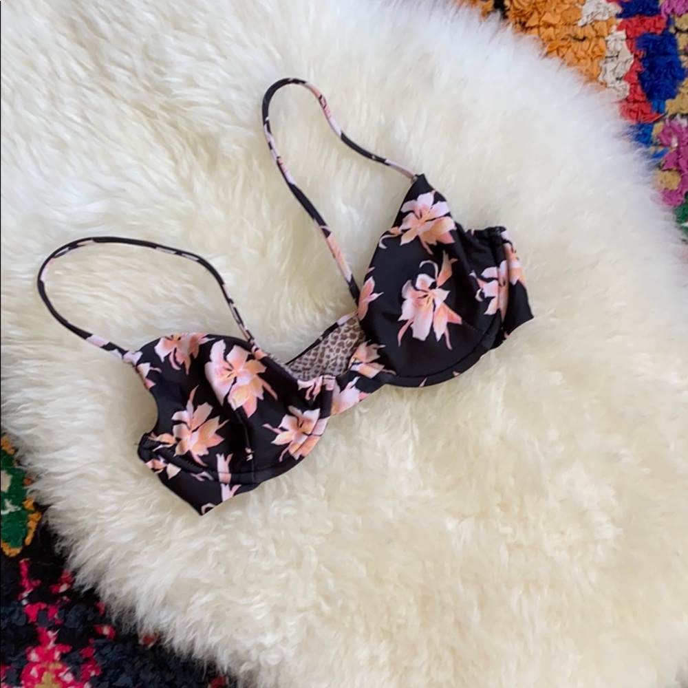 Split my last listing: Acacia Manhattan Top